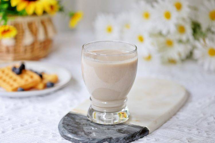 原创美容养颜饮品在家制作山药小米花生豆浆好喝又美味