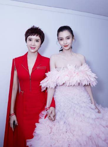 贵妇 《西游记》里的金巧巧：45岁气质出众，穿礼裙贵妇气质呼之欲出