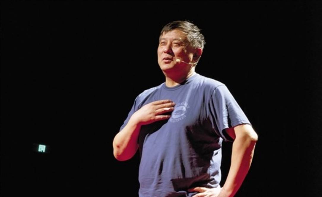 电影|对郝蕾翻白眼，回怼陈祉希，《导演请指教》里的他为什么这么勇？！