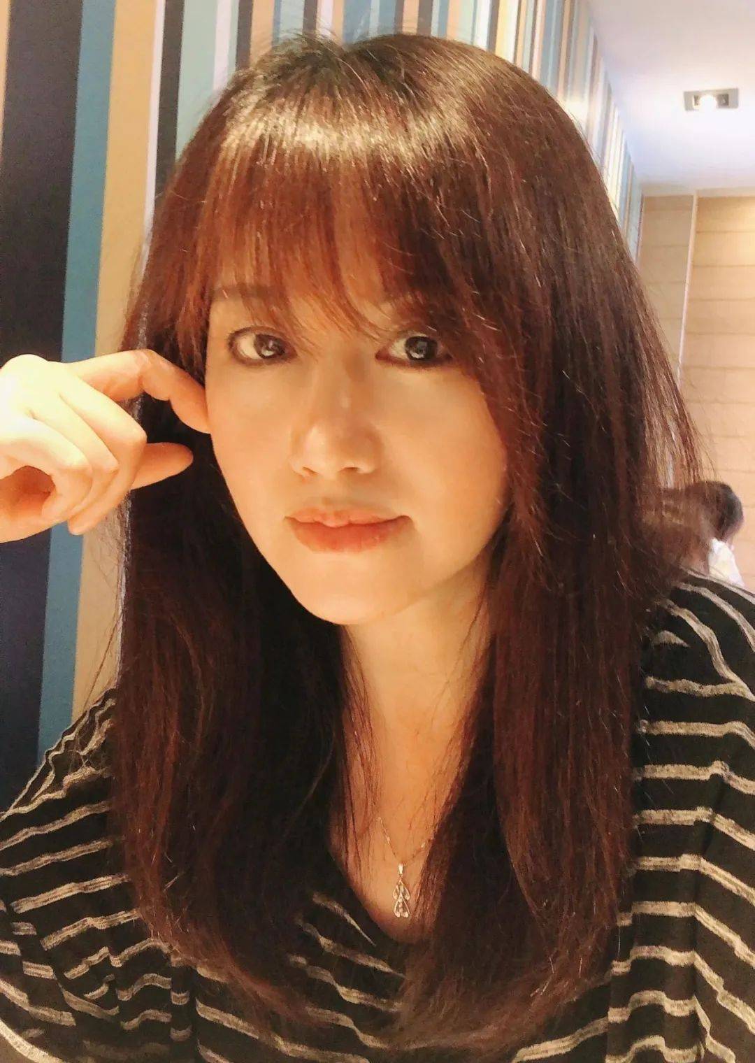 颜梅玖十年诗选独家