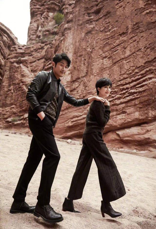 鲍蕾 44岁陆毅生日晒一家四口，贝儿清秀像大姑娘，姐妹穿的校服不一般