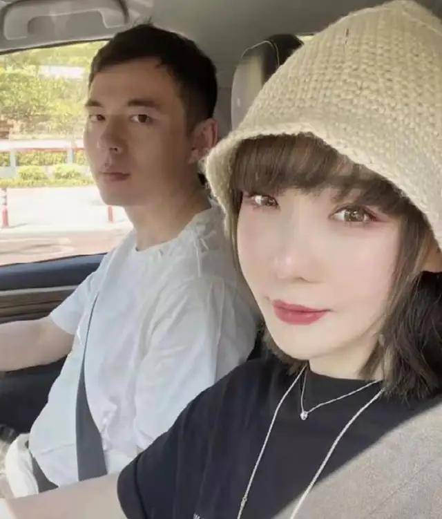 34岁夕又米官宣怀孕19岁嫁给高晓松生下女儿新老公又高又帅