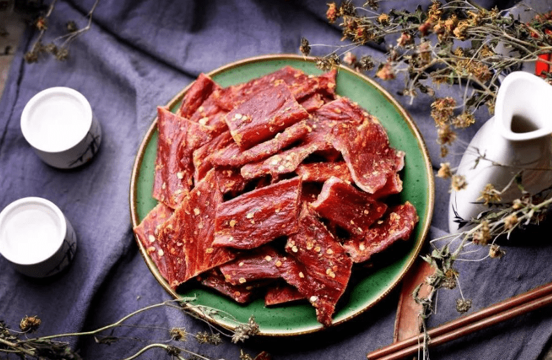 什么|再说一次：超市瞧见这2款零食，别不舍得，虽然便宜但超好吃