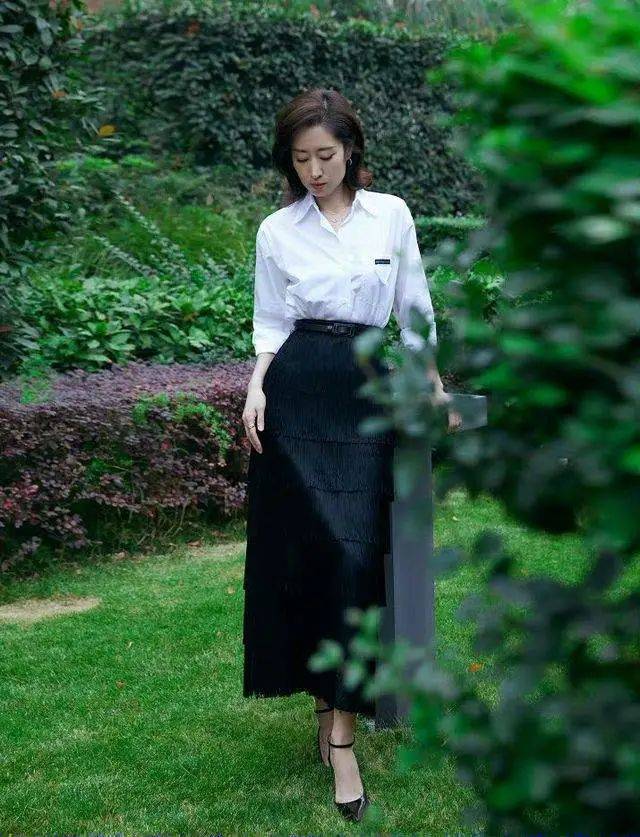 饱和度 中年女性穿衣要讲究，这几种颜色尽量别碰，不是显老就是扮嫩