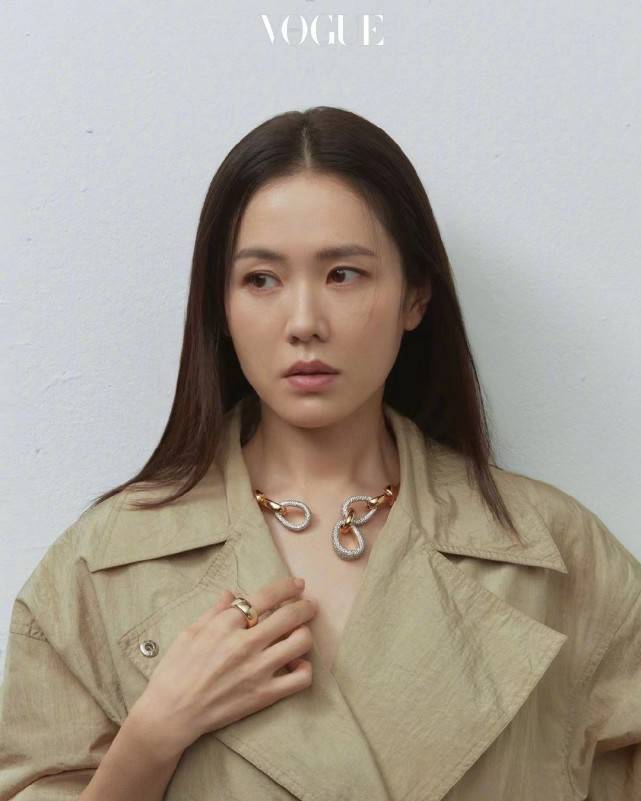 大地 三月新娘孙艺珍最新造型封神！好不容易登顶级大刊，婚前终于逆袭