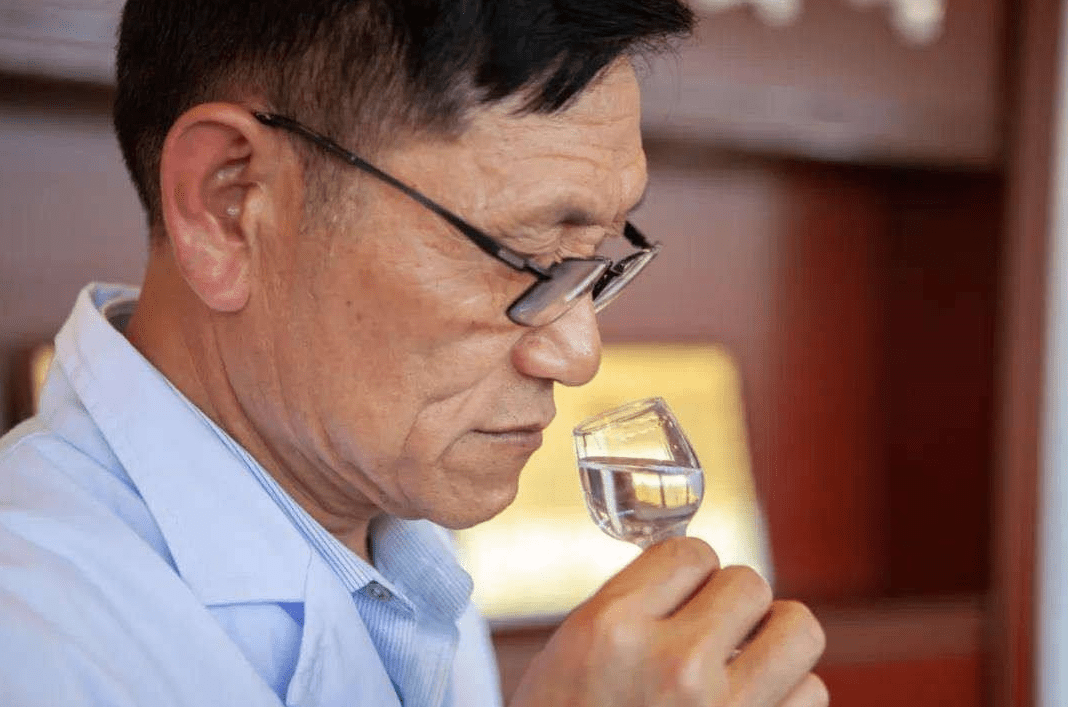 男人一旦过了40岁以后喝酒就会出现两极分化你是哪一种