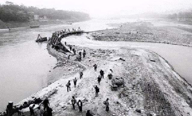 1954年，长江江水“消失”2小时，什么原因造成的？