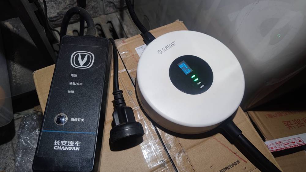 电车老司机,新能源车主 入手新神器:汽车充电器(随车充)分享