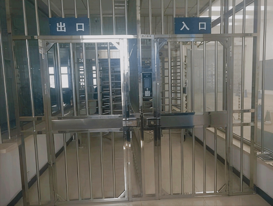 原创2009年内蒙监狱四名逃犯杀警越狱准备徒步逃往大同结果如何