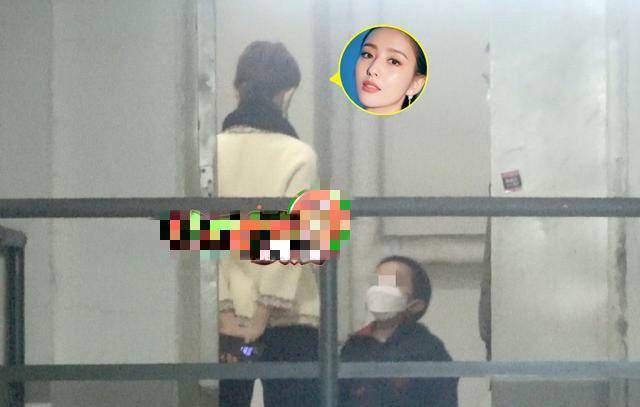 女神|佟丽娅片场照简直不敢认,胖出双下巴走路驼背,气质女神变路人