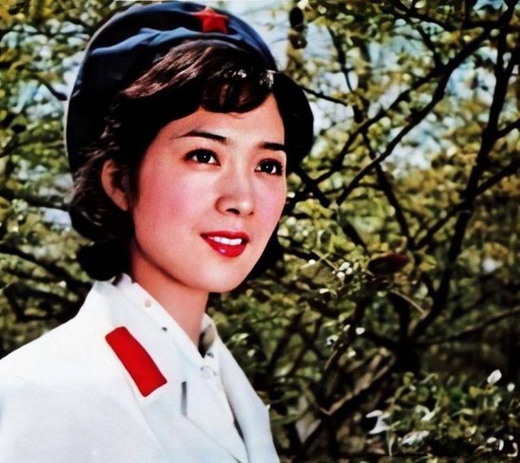 女神|龚雪:80年代封面女神,当红时陷入流言被迫息影,如今过得怎么样?