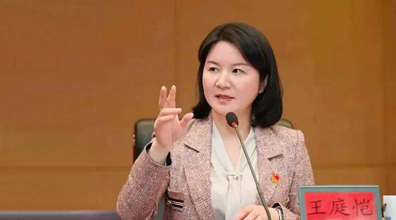 是株洲市委11位决策层之一,株洲市人民政府副市长