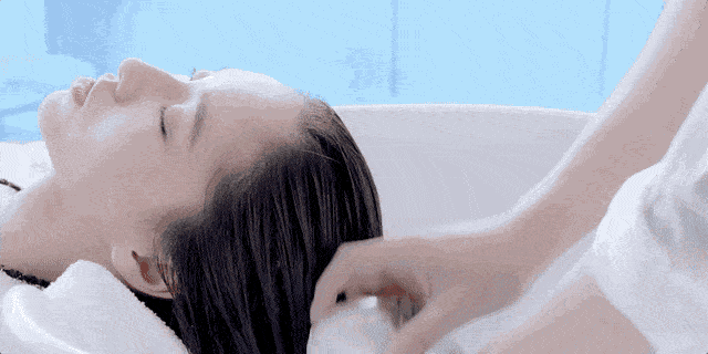 头皮头发吹干和自然干哪个好?你一直搞错了,怪不得头油还发!