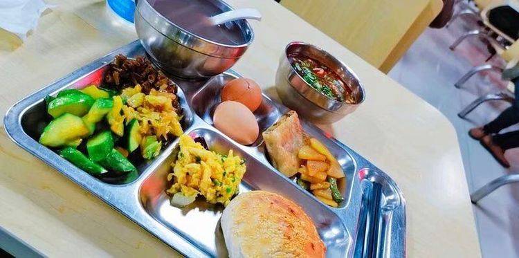 珍珠醪糟|这家食堂太牛了，饭菜好过自助餐，一分钱不花，吃到爽