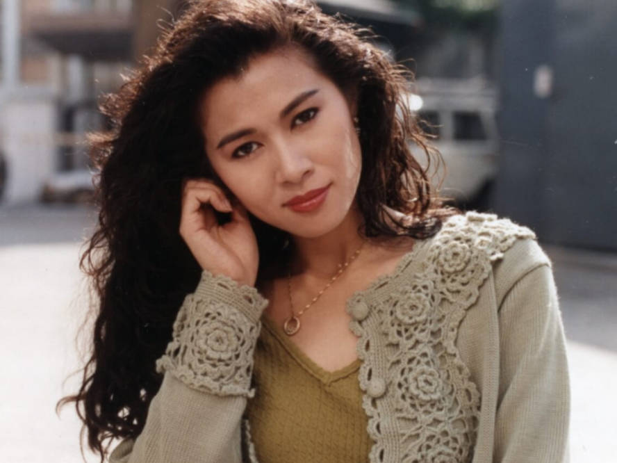 梅超风麦翠娴罕晒全家福女儿貌美儿子憨厚承认老公曾破产