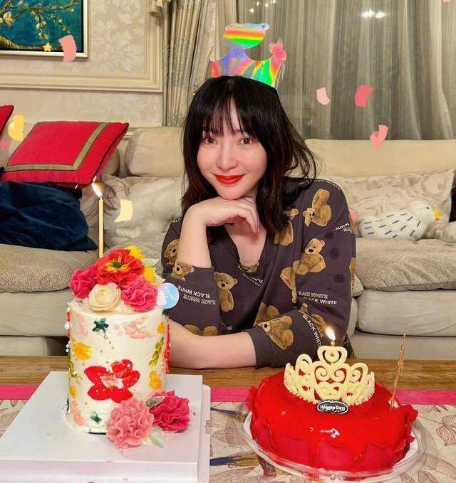 下巴整前似大妈、整完变少女？这些“回炉重造”的女明星，太成功了！