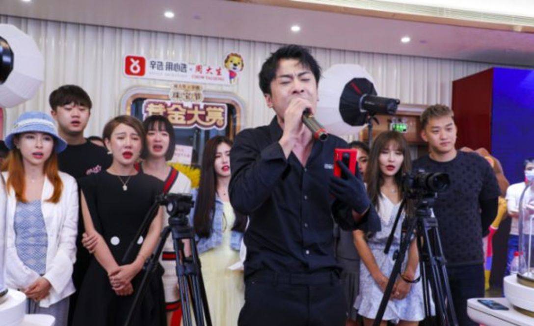 什么|从“韩美娟”变回韩佩泉,唇腭裂整形8次,为何被肖战粉丝抵制?!