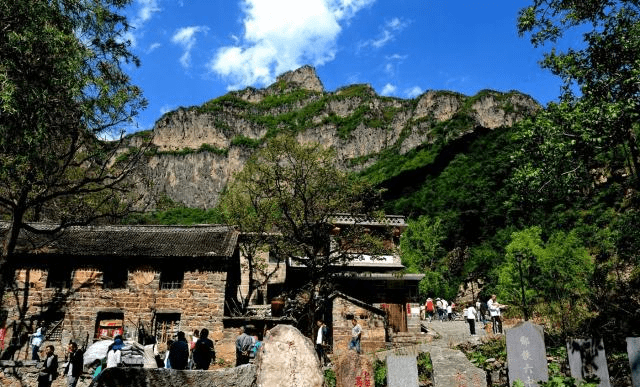 中国最神奇的三个村庄，悬崖上、地下各一个，还有个称为“鬼村”