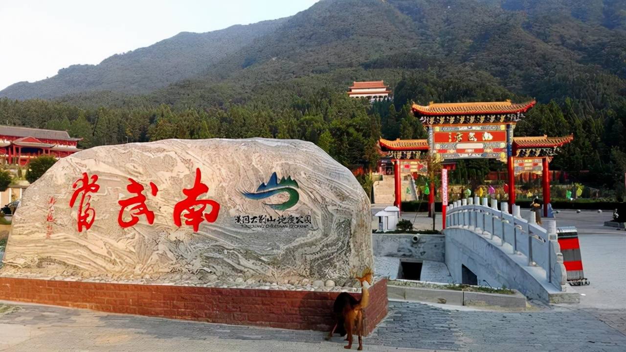 原创江西值得去的景区九十九座奇峰绵延数十里犹如一幅美丽的画卷