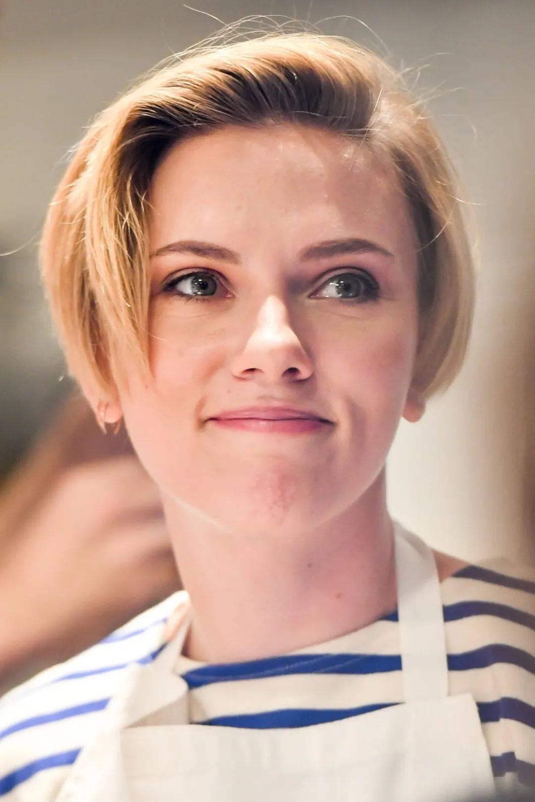 她的风格还挺多变的,果然很有味道:有很多粉丝喜欢叫她"寡姐",我也不