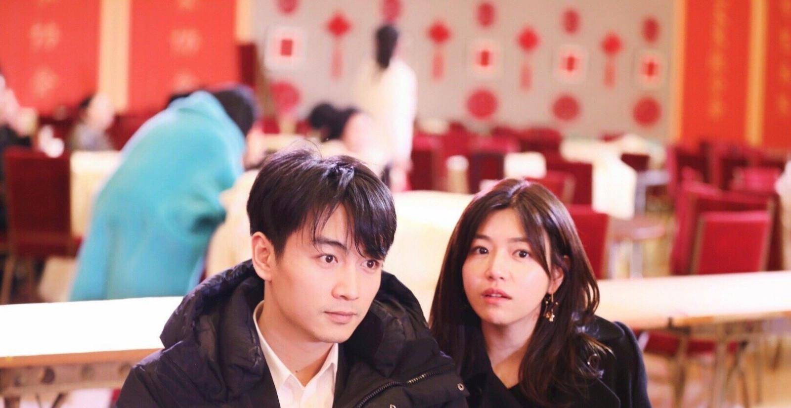 原创陈晓夫妇合体陈妍希踩20cm高跟露腿好少女和小4岁老公像同龄