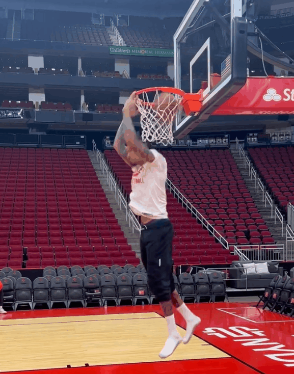 前火箭投手格林远赴波多黎各,他在毒蛇队场均17.9分_杰拉德_斯通_助教