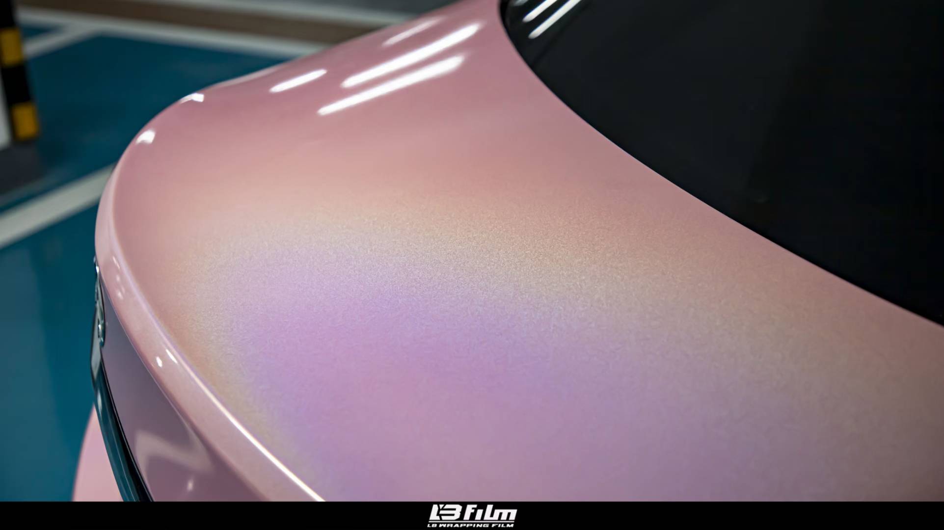 给女友定制的礼物给几分奔驰c260l改色镭射渐变喷绘膜lbfilm