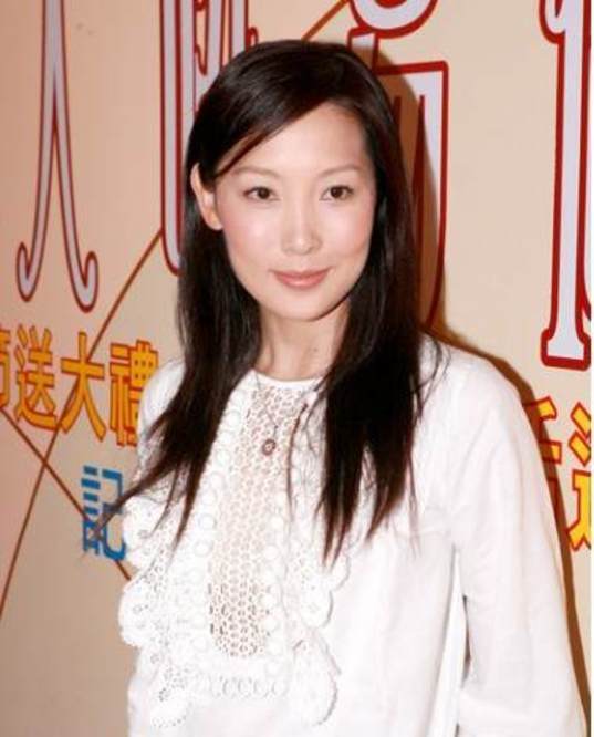 下巴TVB钟爱长脸女星？有人端庄大气，有人造型拉胯变“苦瓜脸”！