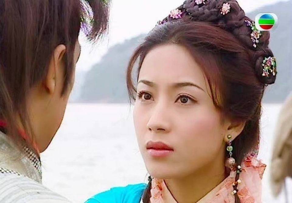 下巴TVB钟爱长脸女星？有人端庄大气，有人造型拉胯变“苦瓜脸”！
