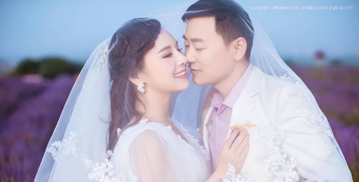 生活|“盲人歌手”刘赛：爆红后嫁进农村，给婆家买豪宅，成人生赢家