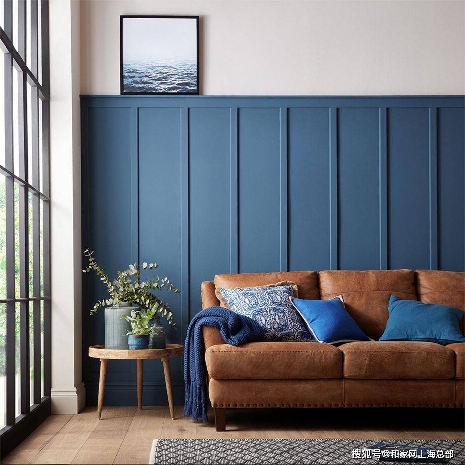 棕色沙发客厅创意——经典中性沙发的 12 种风格