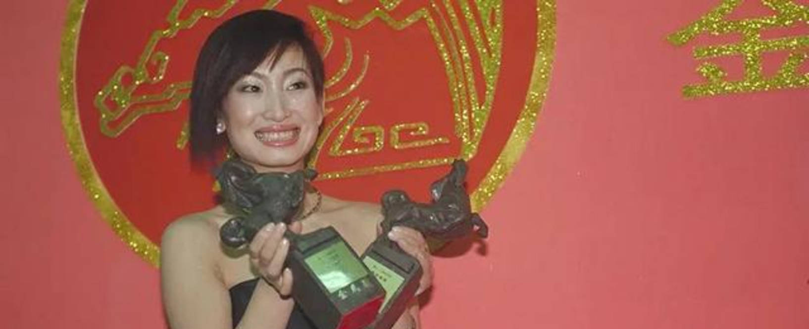 单眼皮女星割双眼皮如跨分水岭，没整好变“悲伤蛙”，成功则变气质美女？