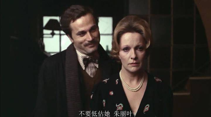 意大利大尺度剧情,少妇受引诱堕落成荡妇.