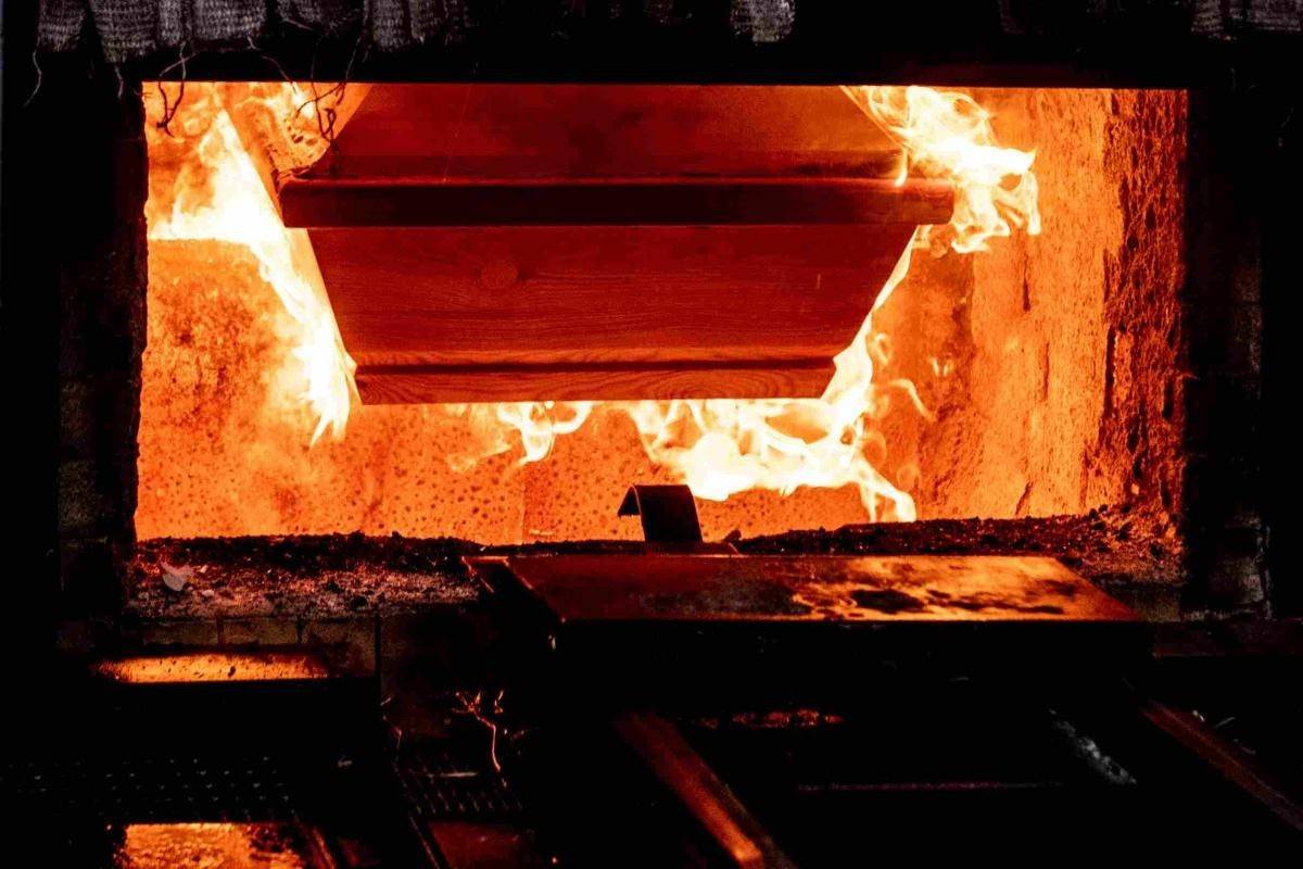 武汉试行冰葬零下196度下粉身碎骨和火葬相比哪个更好