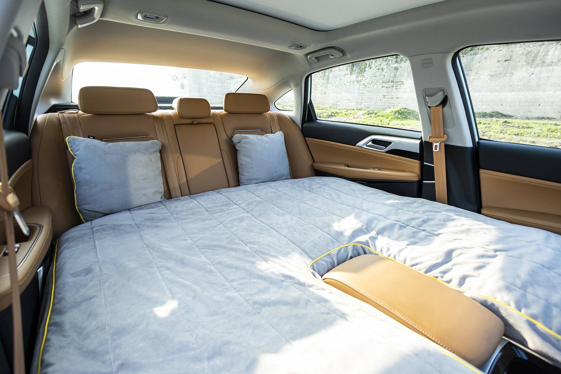 小鹏p5车主必知玩车技巧:变床技能应该这样用_搜狐汽车_搜狐网