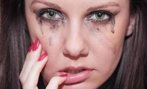 万一眼部晕妆要怎么办 快来get不晕妆化妆技巧