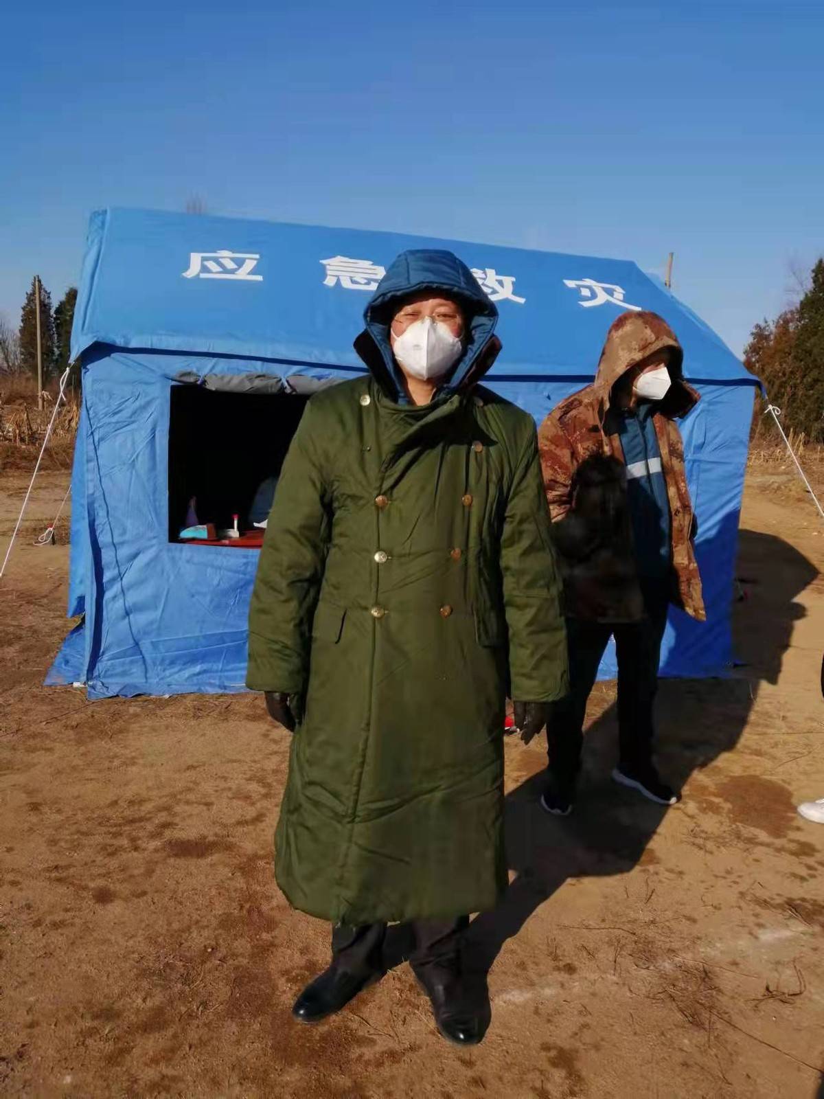 庄河市徐岭镇双峰村第一书记任延兵似乎比其他第一