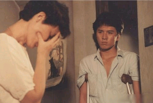 贾宏声,为拍戏以身试毒,伍宇娟跪着求他,因朴树和周迅分手!