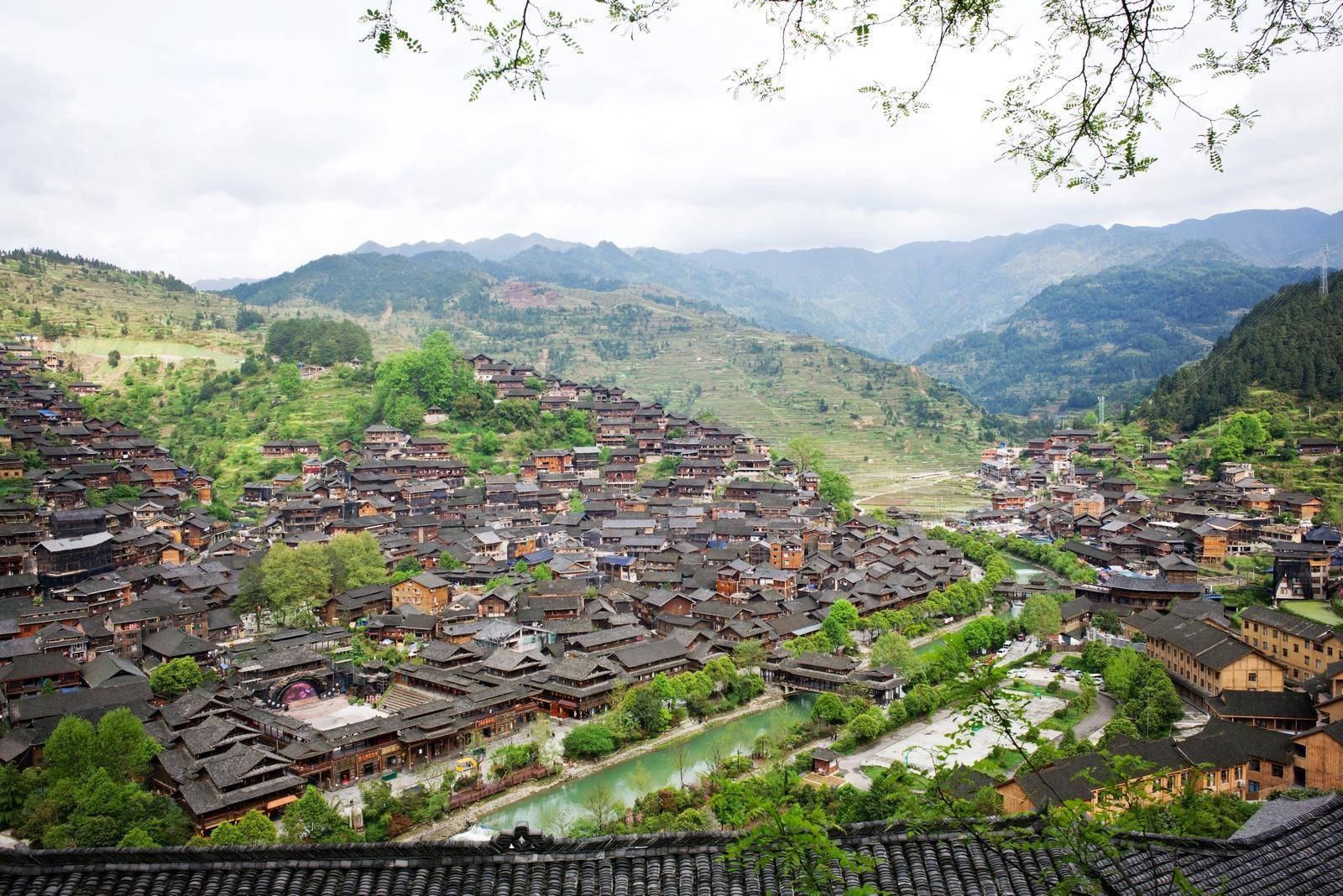 原创中国最大的苗族聚居村寨就在贵州景色宛如世外桃源