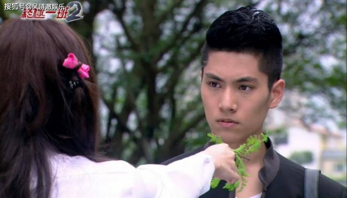 而曾经的花灵龙也换了一个角色,饰演神仙笔灵.