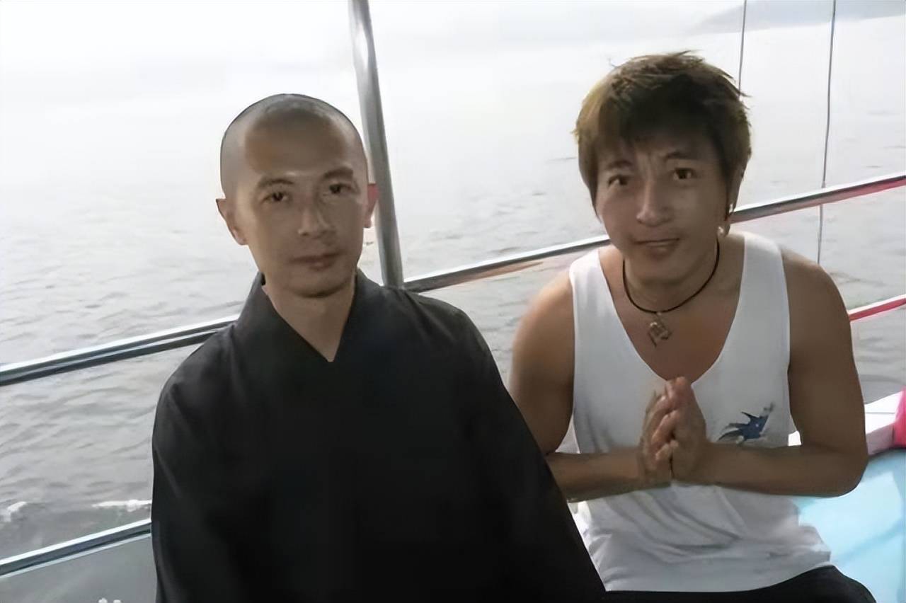 (何宝生和吕颂贤)小结普通人拥有的东西往往不多,因此会选择不割舍,不