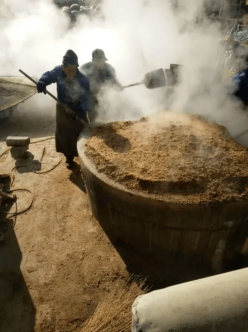 宇辰鼎丰丨我国的高粱酒酿造工艺你都知道多少