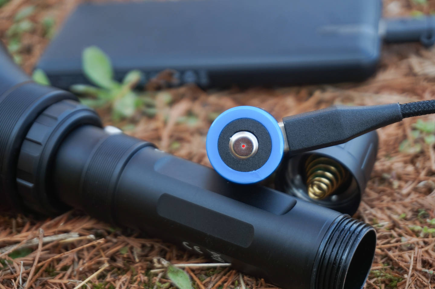 红白绿三色变光狩猎手电cyanskyh5