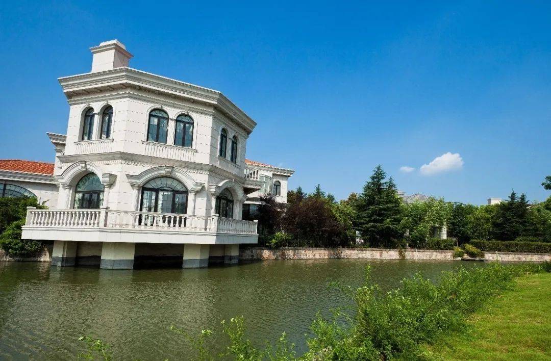 "上海豪宅"上热搜,每栋价值上亿的别墅到底长啥样?