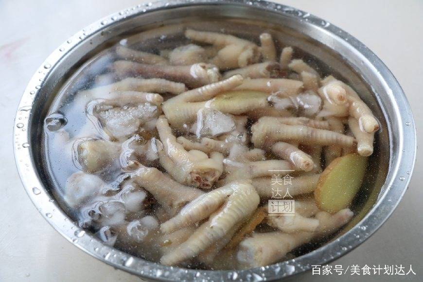 原创
教你在家做网红柠檬泡椒凤爪,独家配方,制作简单,吃一次就上瘾