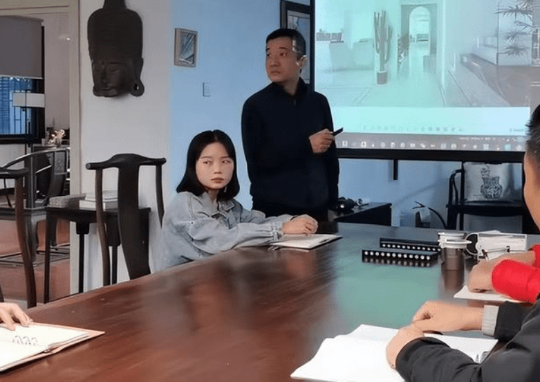 原创这一代00后真惹不起公司故意在下班前5分钟开会新人拎包就走