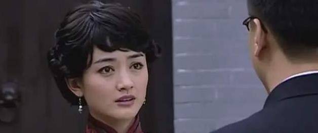 重温《潜伏》：才懂穆晚秋为什么能斗过左蓝和翠萍，成为最大赢家_余则成_琴声_敬中