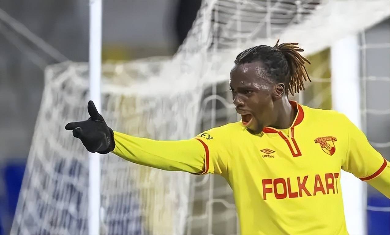 原创海港挖角国脚中卫受阻有意签下强力外援武磊或回归冲击冠军