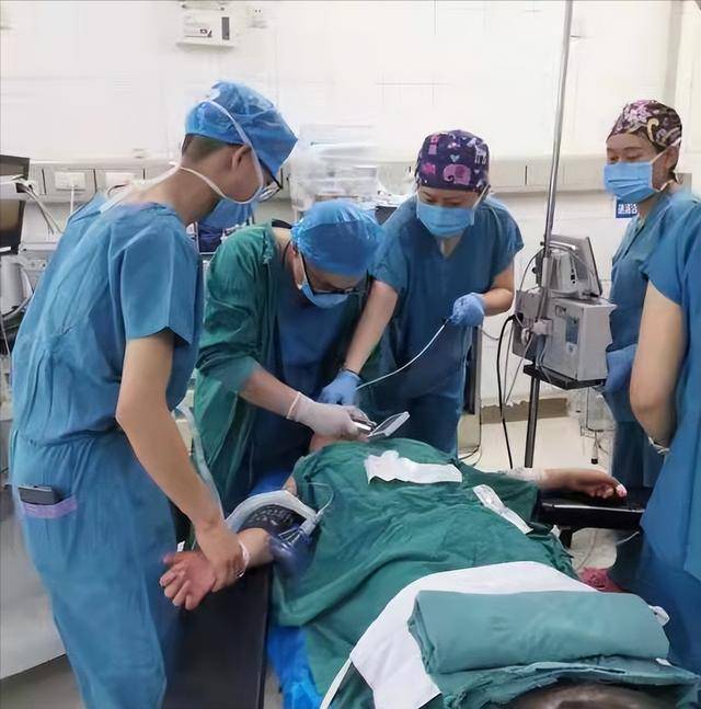 西安市红会医院手术麻醉二科成功为短颈综合征病例实施麻醉