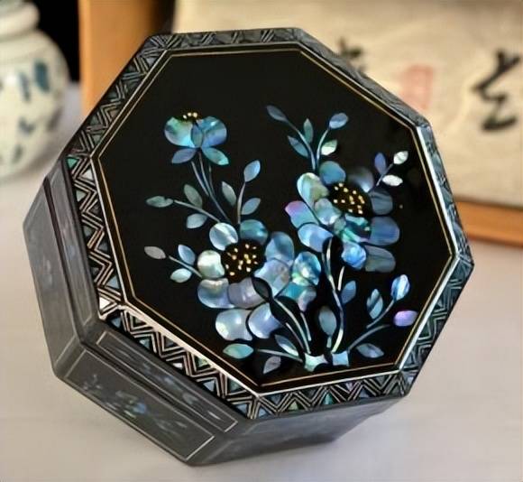 平遥推光漆器手推万丈光芒